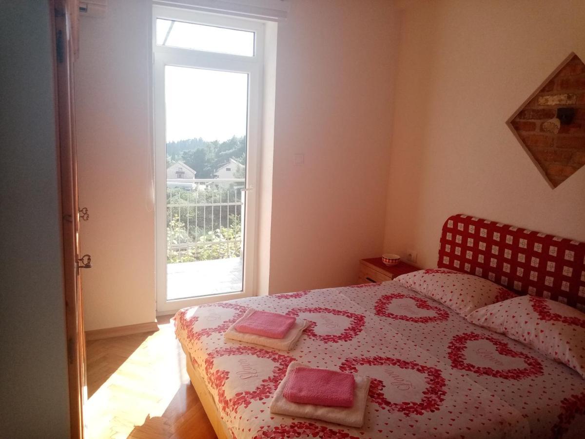Apartmani Bosco Tivat Exteriör bild